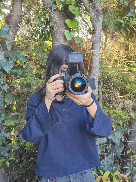 girl with camera